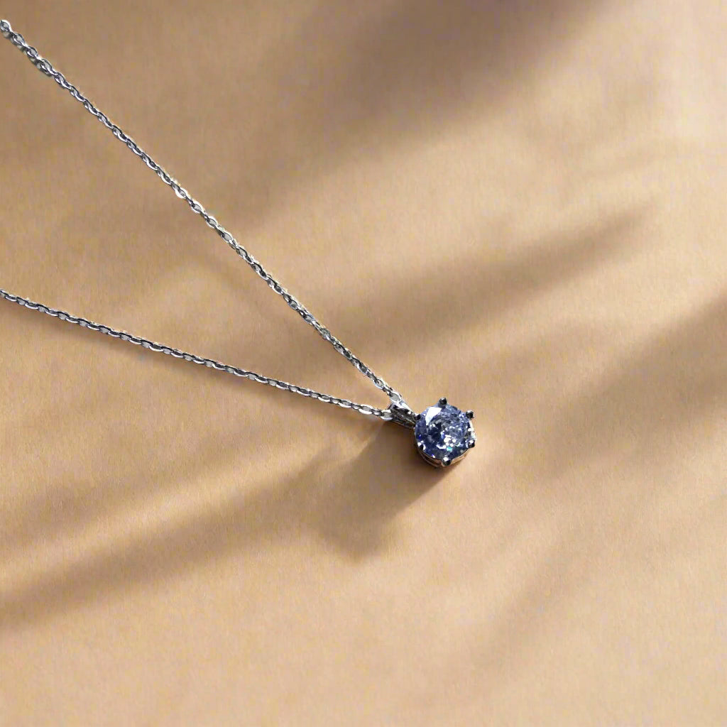 Round Diamond pendant necklace