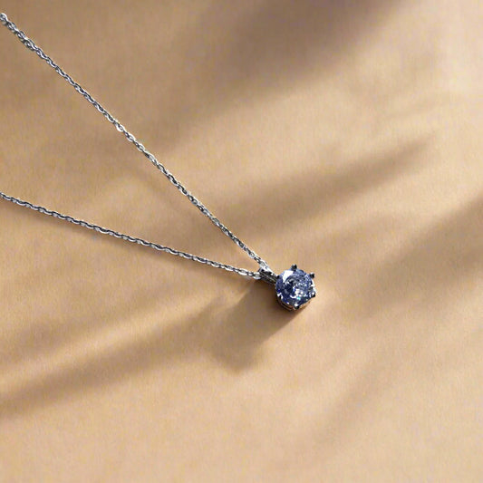 Round Diamond pendant necklace